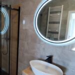 Wykończona łązienka w Markach. Prysznic, Geberit, gresy.